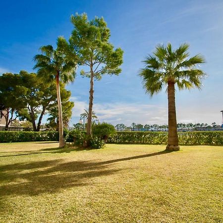 Beachfront Apartment Port d'Alcúdia Exterior foto